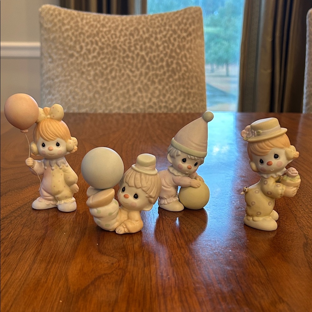 Adorable Clown Figurine Set